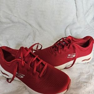 Sketchers  size us 7.5 red